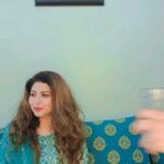 Tannaz Irani Instagram - Stress ka dhyaan rakho.. Monday AA Gaya hai.. Have a great week ahead . #bhakhtyarirani #madiranis #buckyntee #trendingcouples👫 #monday