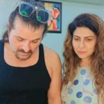 Tannaz Irani Instagram - It's in every wife's DNA...iska kuch nahi ho sakta . When u can't avoid it ...enjoy it. #bhakhtyarirani #madiranis #buckyntee #fridayfeeling #trending #couple #trendingcouples👫 #parsicouple