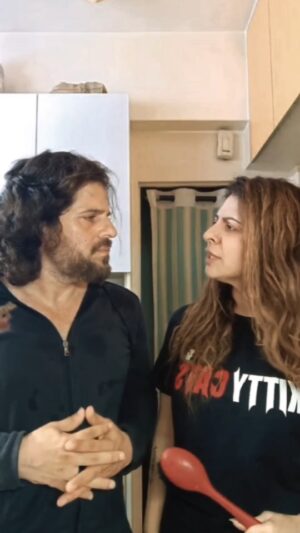 Tannaz Irani Instagram - Never mess with a woman in the kitchen!
Nahi toh milegi tumhe, true Jaya style reaction.

#crazymemes #couplegoals❤ #comedyreels  #laughteristhebestmedicine #funnyshit