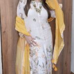 Tannaz Irani Instagram – Happy 77th Independence Day to all my friends and fans!
So proud to be Indian.
The land of varied cultures and religions and languages and styles of clothes.

Here I am wearing a pure cotton beautifully designed salwar by @saundhindia , feeling absolutely beautiful and free. Love the colour and the comfort of this stylish dress.

Be comfortable in your skin.
Be free from societal pressures to look a certain way.
If you are then celebrate that freedom today as well
Jai ho!

#indianwear #independenceday #77 #proudtobeindian #salwarsuits #yellow #indian #freedom #loveyourself #indianfashion #india #indianfashion #cotton #liveyourbestlife #indianfashionblogger
