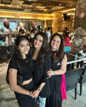 Tannaz Irani Instagram - A bit late in the day but wanted to wish my darling friend @tannazirani_ all the best for her book .. and the launch was amazing.. the book is an inspiration to all … pls buy your copy now .. love you tee @tannazirani_ ❤️❤️❤️🥳😇🥳