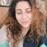 Tannaz Irani Instagram - Kabhi Khushi kabhi ghum Lekin Don't stop Kabhi alvida na kehna! Oho Yeh toh mujhe Dharma sankat mein dal diya! Have a fun filled Friday #reelsvideo #reelsinstagram #laughteristhebestmedicine #laugh #reelkarofeelkaro #tannazirani #comedyreels #crazygirl #momlife