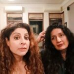 Tannaz Irani Instagram - When your bestie visits you, and you can't resist doing what you both are best at.... Some Masti. Love you @dimpleshahvichare The entire day passed by so fast! From jalebi fafda to aliens we covered everything! Full syllabus... 😂 #sundayfunday #sundaymotivation #reelsvideo #reelkarofeelkaro #laughteristhebestmedicine #besties #bff #togetherforever #friendslikefamily #framily #gujjudimsum #gujjulove
