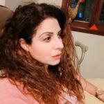 Tannaz Irani Instagram - Haan Bhai Koi limit nahi hain. Baad mein hume koi tension nahi chahiye. Sab toot pado! Hope you are having a fun filled weekend #comedyreels #funnyvideo #laughteristhebestmedicine #laughter #funnyshit #tannazirani #comedymemes #comedyvideos