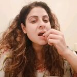Tannaz Irani Instagram - That's why just enjoy the present moment and don't plan so much for the future, just enough. Just loved the aaah in the end! #comedyreels #reelsvideo #reelkarofeelkaro #laughteristhebestmedicine #laughter #tannazirani #reelsinstagram #funny