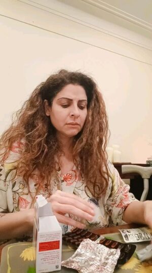 Tannaz Irani Instagram - Aur kisko yeh bimari Hain?
Chalo chalein..... Shopping!

Have a super Thankful Thursday today

#thursdaythoughts #comedyreels #comedyvideos #lifeisbeautiful #recovering #postsurgery #loveyourself #tannazirani #laughteristhebestmedicine #laugh