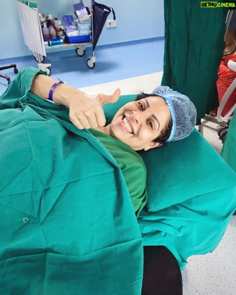 Tannaz Irani Instagram - My Diwali in the hospital with my new hip! Thank you God for giving me my true wealth that is my Health. Thanks to my surgeon Dr Dharia . Those gifts on my lap are all the parts that have gone into my body. Have fun everyone. Wishing you all a Happy Diwali! #hipreplacement #hospital #diwali #health #family #recovery #mindsetmatters #behealthy #tannazirani