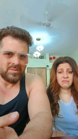 Tannaz Irani Instagram - Please make up is compulsory...please koi samjhav 
  See other women on insta..hot clothes..make up filters extra filters aur yeh ladki talent leke AA jaati hai.
 Looks pe kaam karo ...acting se kuch nahi hota.
Kitna samjhav.. 😂

#bhakhtyarirani #monday #couplesgoals #trendingcouples👫 #comedy
