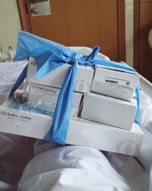 Tannaz Irani Instagram - My Diwali in the hospital with my new hip!
Thank you God for giving me my true wealth that is my Health.
Thanks to my surgeon Dr Dharia .
Those gifts on my lap are all the parts that have gone into my body.

Have fun everyone.
Wishing you all a Happy Diwali!

#hipreplacement #hospital #diwali #health #family #recovery #mindsetmatters #behealthy #tannazirani