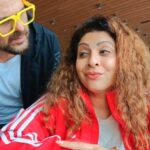 Tannaz Irani Instagram - Baal pe mat Jaa ..India ho ya videsh topic sensitive hai. Happy weekend ...insta lovelies. #bhakhtyarirani #madiranis #buckyntee #saturday #couplegoals #trendingcouples👫 #husband