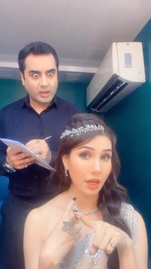 Tanu Khan Instagram - Badi badi baate #wadapav Khate😅Tag d #bhukkad 

#comedyreel #funnyreelz #wadapav🍔 #reelzone #tanukhan #karankaushalsharma #dailyfun #hastehastekatjayeraste