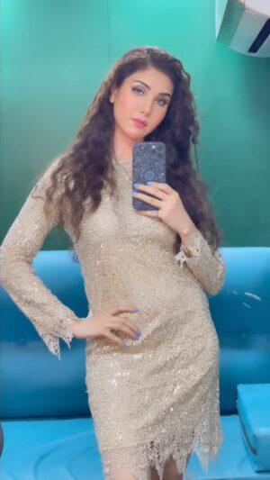 Tanu Khan Instagram - Become that person who u wana fall in love with 🥰
U r not ur #body 
U r not ur #mind 

Then who are U ?

Answer : A #soul on a #journey who is full of #love #peace #power #purity #happiness #bliss & #wisdom . Remember this & start #admiring urself ❤️