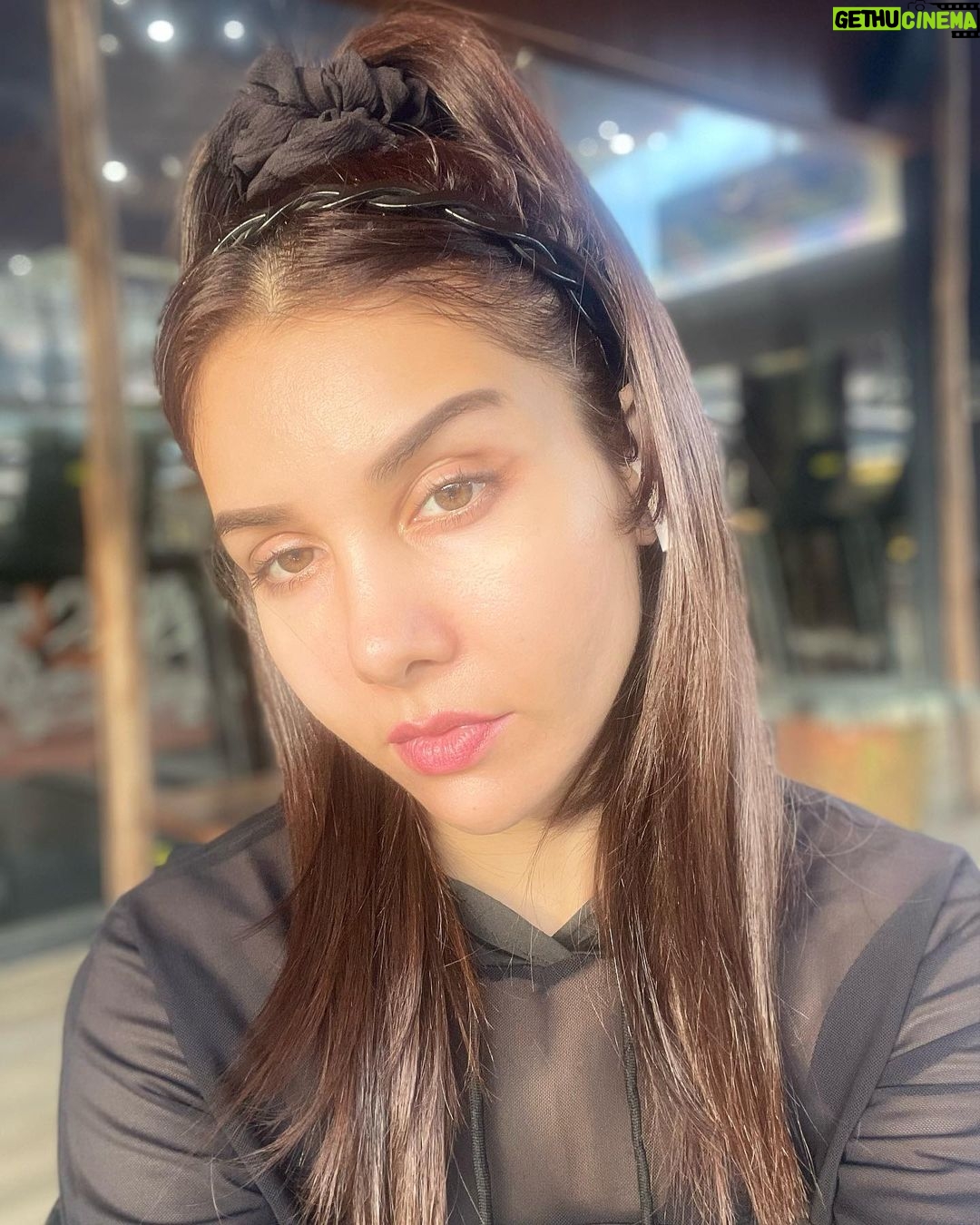 Tanu Khan Instagram - Haven’t used #facewash since 4 days. Loving my #natural #skin #mashallah Will suggest u’ll to keep it #minimal as far as #skincare is concerned coz #lessismore ❤️ #nomakeup #nofilter #allnatural #real
