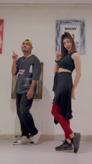 Tanu Khan Instagram - This kudi only wants to #dance 💃🏻

Choreography : @pawan_windy 

#naah naahgoriye #hardysandhusongs #hardysandhu #hookstepchallenge #hooksteps #hookstep #choriography #dancelover #tanukhan