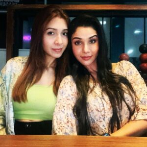 Tanu Khan Instagram - Happiest birthday baby🥳🎂
Very lucky to have u as my Sister 
Coz no matter what ur always there for ur ppl, such a giver. ❤️
Tum sada khush raho meri kukkuu🦋

#birthdaygirl #sisterlove #happybirtday #loveislove #livelonglife #sistersforlife