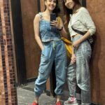 Tanu Khan Instagram - Sisters that ascend together, stay together ❤️😇 #soulconsciousness Phoenix Marketcity - Mumbai
