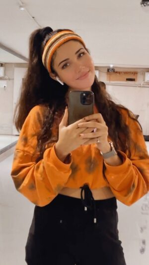 Tanu Khan Instagram - Song that changes mood 🥰 #relatable ?
.
.
.
.
.
.
.
.
.
.
.
#kyudikhemujhetu #kyudikhetumujhetu🤔🌹❤️🥰 #cutesong #cute #mood #instamood #reelsinstagram #reelsitfeelsit #innocent