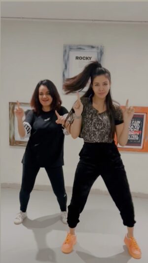 Tanu Khan Instagram - Had to dance on this song♥️ #pasoori 
Choreographed by @pawan_windy 
Partner in crime @adtsinghsharma 
.
.
.
.
.
.
.
.
.
.
.
.
.
.
.
.
.
.
.
#pasoori #pasoorireels #dancechallenge #dancevideo #reeldance #currentfavsong❤️ #currentfavorite #reeld #choriography #chorio #bollywod #bollywoodsongs #bollywooddance #freestyle #bollywoodfreestyle #songlove