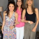 Tanu Khan Instagram - O Saathi challllllllllll……. ♥️♥️♥️ #osathichal #cutereel #friendgoals #instatrending #reeltrendsindia #threemusketeers #hangout Mumbai, Maharashtra