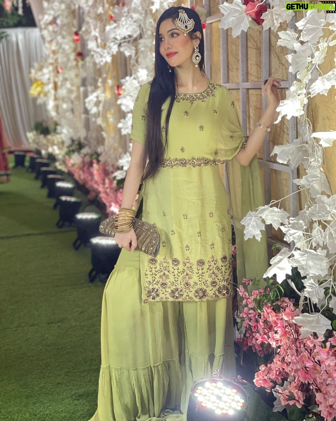 Tanu Khan Instagram - #Create the #world u would #like to be a part of. Coz, when all the worldly #noice gets #scilent deep within you are #love #peace #identify the #true #you #ascend #growth #pureintentions #karma #soulreflection Mahim, Maharashtra, India