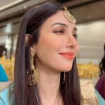 Tanu Khan Instagram - Tag the ones who are DIET CONSCIOUS 🫠🤪 Aap chahke bhi #diet follow nahi kar sakte 😅 #familyfunction #typicalwedding #hahk #humaapkehainkaun #weddingdiaries #everydiet Mumbai, Maharashtra