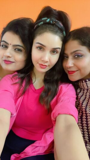 Tanu Khan Instagram - Kya dil ke rishte ka koi mol nahi hota?? Bolo??

#withmycutie #newcrush #besties #reaction