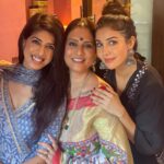 Tanu Khan Instagram - Met my #lovelies after a long time #frienshipgoals #neverchanginglove #dosti #sisterlove #bestbond