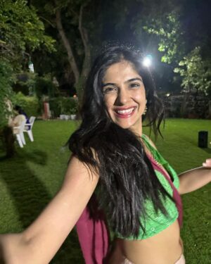 Tanvi Malhara Instagram - Garba with family hits different❤️🤍

 #night #garba #navratri2023 #tanvimalhara #love #family