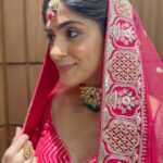 Tanvi Malhara Instagram - My photo library from the past two days❤️💃🏻 #bts #shoot #ad #tanvimalhara #ethnicwear