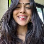 Tanvi Malhara Instagram - Two seconds away from messaging you❤️ #reels #collab #ad #astrotalk #love #couples #relationships #achhasuno #tanvimalhara #tanvi #explore #explorepage