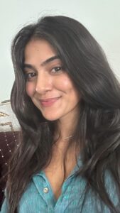 Tanvi Malhara Instagram - Yaar pyaar toh cringe hee best hota hai😘😍 #achhasuno #cute #tanvimalhara #love #couples #relationships #memes #memesonlove #memesoncouples #reelsinstagram #explore #exploremore #lovequotes #loveyou
