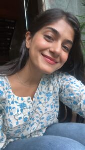 Tanvi Malhara Instagram - By God, imma start giving emoji lessons now❤️😭❤️ #emoji #suno #reels #couples #relationships #tanvimalhara #memes #love #spokenword #hindi