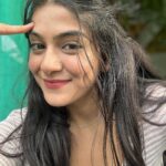 Tanvi Malhara Instagram - A cute round up of my stay in Jalgaon❤️ Parents want me off the couch and in Mumbai creating storms😂💃🏻 #home #family #love