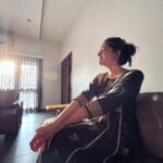 Tanvi Malhara Instagram – Sun-kissed☀️ 

#sunset #sun #love #light #tanvimalhara