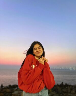 Tanvi Malhara Instagram - Being touristy in our own city 🌃 

Had the best Christmas and I couldn’t be more grateful✨🎄

#christmas #holidays #mumbai #love #tanvimalhara