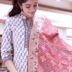 Tanvi Malhara Instagram - Diwali is all about love and togetherness. Growing up, I remember going shopping with my mum and badi maa for diwali outfits and patakhas. As we grew older, pathakas were stopped but the tradition of buying traditional continues. It’s these times that I look forward to most of my year🥹❤️ Celebrating my favourite festival and continuing our ritual of buying beautiful sarees with @sagarmenza_jalna ❤️ #diwali #happydhanteras #diwali2023 #love #traditional #sarees #tanvimalhara #festivals #family