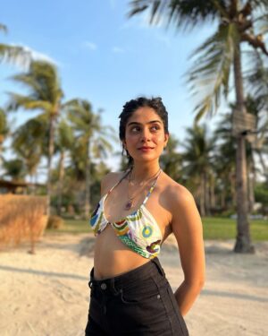 Tanvi Malhara Instagram - Living the island life 🏝️ ☀️🌊 🤍