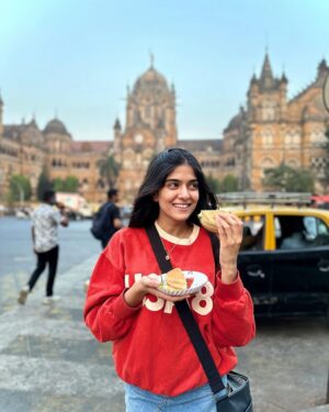 Tanvi Malhara Instagram - Being touristy in our own city 🌃 

Had the best Christmas and I couldn’t be more grateful✨🎄

#christmas #holidays #mumbai #love #tanvimalhara