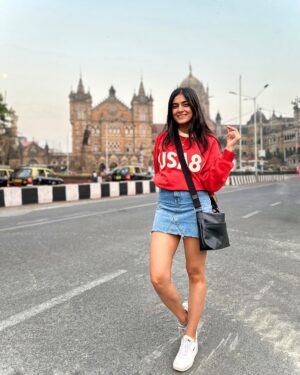 Tanvi Malhara Instagram - Being touristy in our own city 🌃 

Had the best Christmas and I couldn’t be more grateful✨🎄

#christmas #holidays #mumbai #love #tanvimalhara