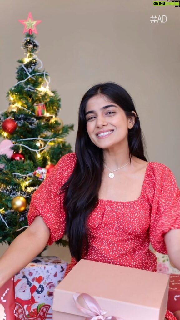 Tanvi Malhara Instagram - *Giveaway Alert*🤍✨ This is the season of love and magic because Christmas is just around the corner and I might have a little surprise for you! ❤️ Share your skincare secrets in the comments below and two lucky winners will stand a chance to win Pond’s X Tanu’s #GiftAGlow hamper. Christmas just got merrier with @pondsindia Winners will be announced in the Instagram stories soon. Stay tuned!! #Ad #Sponsored #Ponds #GiftAGlow #GiftAGlowHamper #SecretSanta #ChristmasGiveaway #GiveawayHamper #SkincareSecrets #Skincare #everytapcountponds #everytapcount