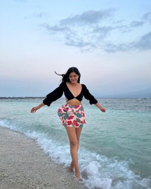 Tanvi Malhara Instagram - Salty hair and breezy air🥹🏝️🌊

#bali #beach #waterbaby #island #sunset #love #tanvimalhara