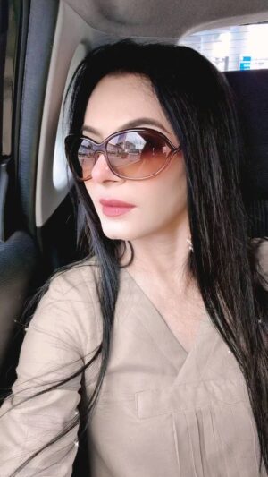 Tassnim Sheikh Instagram - Please take a U turn🤣
#reelsinstagram #reels #reelitfeelit #reelitwithtn #instagramreels #instareels #instareel