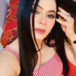 Tassnim Sheikh Instagram - So rahi thi 💤.....#reelsinstagram #reels #reelitfeelit #reelitwithtn #reel #instagramreels #instareels #funnyreels