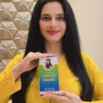 Tassnim Sheikh Instagram - Taking hair care journey on a serious note. I have decided to go ahead with absolutely natural @grandmaasecret 13 herbs hair oil. Lets all witness this together to see how this hairfall control oil helps me. #hairoil #hairfallcontrol #instareels Video shot by @kishhhaa