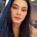 Tassnim Sheikh Instagram - Profile pe photo lagao bhai 🤣 #reelsinstagram #instagramreels #reels