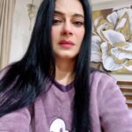 Tassnim Sheikh Instagram - Zubaan toh upar wale ne mind blowing banakar bheji hai 🤣 Ispe kisi ka asar nahin hota😜🤣 #reelsinstagram #instareel #reelitfeelit