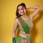 Tejasswi Prakash Instagram - Random magic in squares 🥂 . . . . . Styled by @natashaabothra Team @maumsi_mitra_ @dhwaniivithalani_22 Outfit @paulmiandharsh @viralmantra Choker, Earrings and Rings @meraki.mumbai Bangles @ijewels009 Photographer @deepak_das_photography Makeup @jyotiiadvani.artistry Hair- @go.glam.gauri