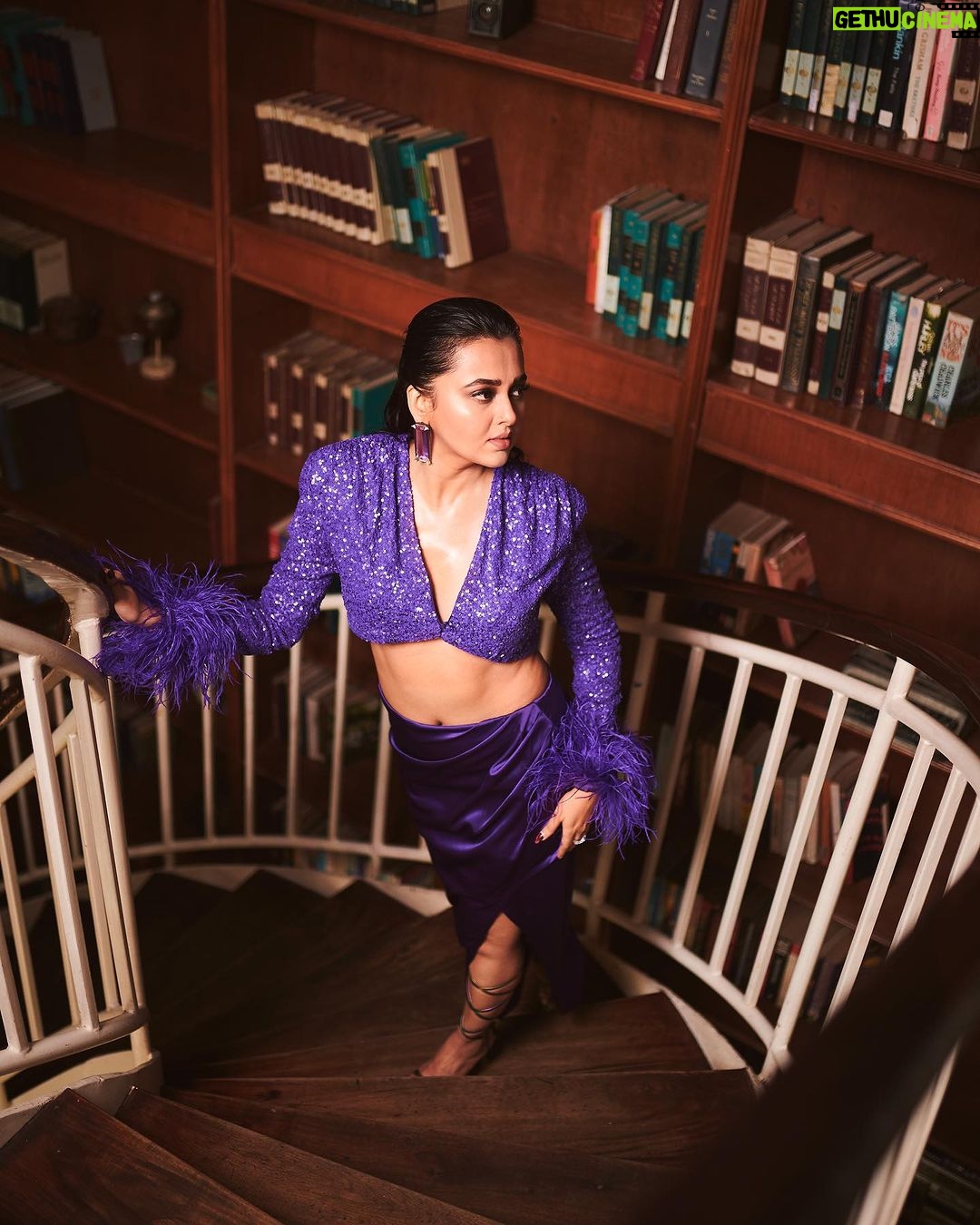 Tejasswi Prakash Instagram - Can’t stop stair-ing? Leave a 💜⬇️ . . . . . Styled by @natashaabothra With @mausmi_mitra_ @priyankaa.a_1 @bhavini.12 Outfit @labelmanikananda Jewelry @karishma.joolry Shoes @feeltwenty Hair styling- @go.glam.gauri 📸 @mirajverma_photography