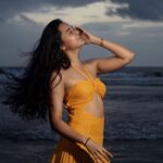 Tejasswi Prakash Instagram - Inhale sky, exhale stars ✨ . . . . . . Styled by @natashaabothra Outfit @kostume_county Location @tomatoesgoa Tomatoes Goa
