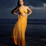 Tejasswi Prakash Instagram - Inhale sky, exhale stars ✨ . . . . . . Styled by @natashaabothra Outfit @kostume_county Location @tomatoesgoa Tomatoes Goa